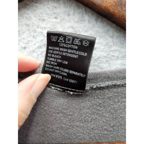 Fox Small Gray V-Neck Graphic T-Shirt Womens 100% Cotton Casual Short Sleeve - Picture 3 of 4